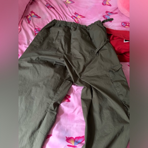 Fashion Nova Oversized Joggers - Picture 5 of 7